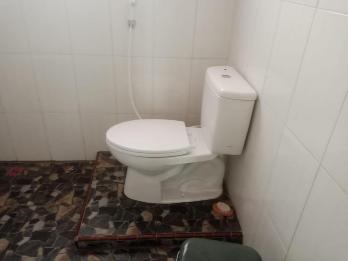 Raja Guest House - Jungle Trekking & Tours Bukit Lawang Sumatra Екстер'єр фото