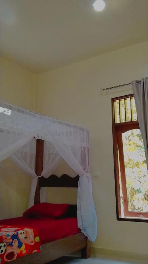 Raja Guest House - Jungle Trekking & Tours Bukit Lawang Sumatra Екстер'єр фото